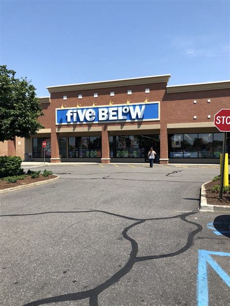 5 below levittown